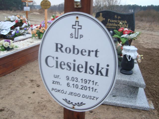Robert Ciesielski 1971 Wągrowiec - Grobonet - Wyszukiwarka osób pochowanych